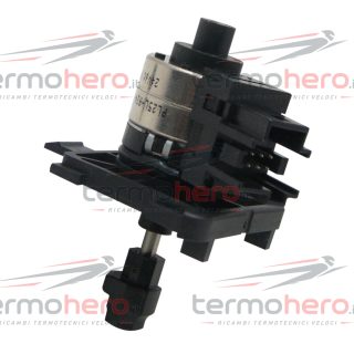 Immergas 1045321 - Motorino Valvola Tre Vie per Magis Combo, Magis Pro, Victrix Maior, Victrix Omnia, Victrix Tera e Victrix Zeu